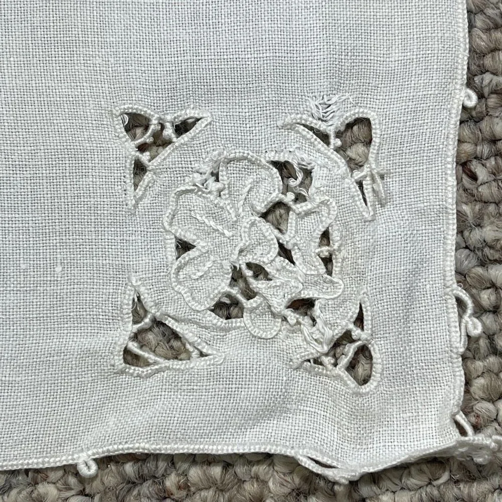 VTG SET OF 4 Linen Cut Work Corner Square Napkins 13